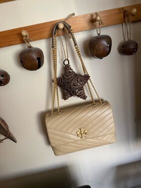 Tory Burch Beige Quilted Chain Shoulder Bag with Gold Hardware